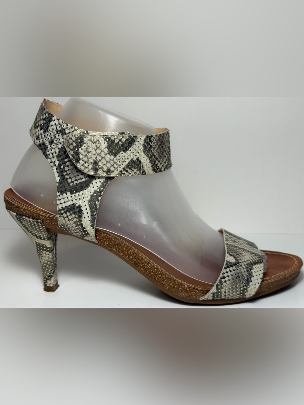 Vince Camuto Maren Flat Python Snake Gladiator Sandals 9.5